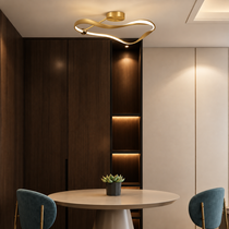 LED-taklampa i guld – modern design