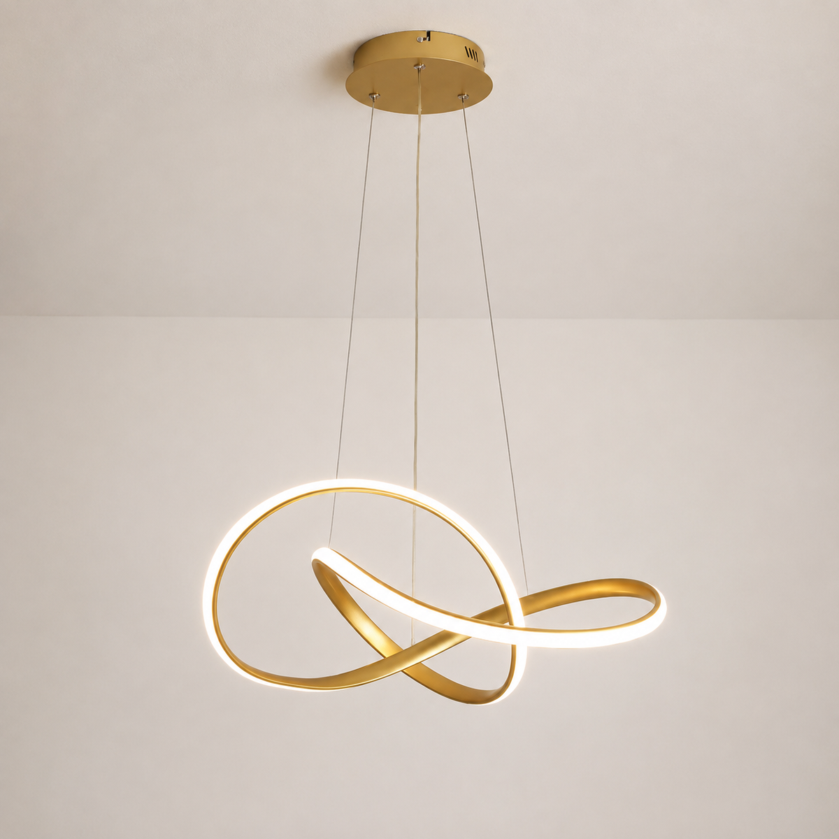 Nordic LED-taklampa i guld -justerbar höjd
