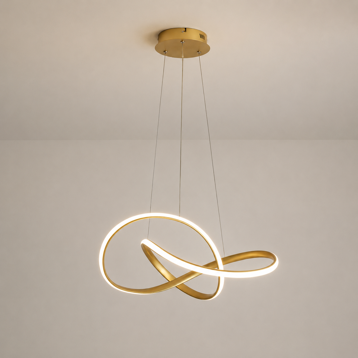 Nordic LED-taklampa i guld -justerbar höjd